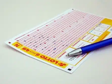 六合彩投注的選號單與原子筆
